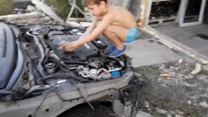 Дети разбирают машину. Разборка хонда аккорд