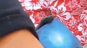 Уличный художник, рисунки на стекле.