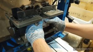 Заглушка для лыжных креплений. Полиэтилен птр 20. Две детали в форме.