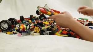 assembling a lego pickup truck. Собираю пикап из лего