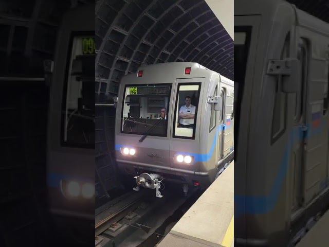 Ретро Поезд номерной № 6 на Параде поездов смотреть онлайн