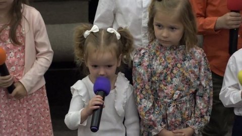 Песня "Иисус Христос воскрес, это чудо из чудес" и стихи - Церковь "Путь Истины" - Апрель, 2022