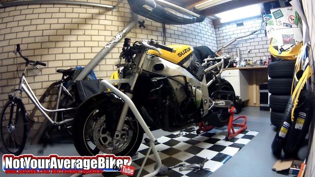 GSXR-600 (K1) In The Garage Part 2: Disassembly Day #2 смотреть онлайн