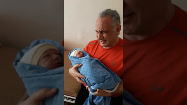 Ура! У нас родился четвёртый внучек Денис! 6 мая 2019г. смотреть онлайн