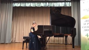 Д.Д. Шостакович «Заводная кукла» играет Шаронова Лиза