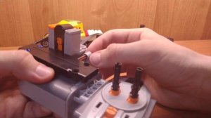 Самодельный грузовик на пульте управления из Лего техник.