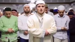 Чтение суры " Аль- Фатиха") заместитель имама Центральной  Джума-  мечети .г Махачкалы
