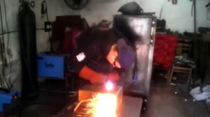 Как я делаю дымоход к котлу сварочным аппаратом Tesla Weld. Tesla MIG/MAG MMA 300