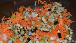 Тушеная капуста с рисом и баклажаном в мультиварке