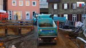 [RED EXCAVATOR] LIEBHERR R 944C, Mercedes-Benz Dump Truck, Bonus R 924C, Backnang, Germany, 2019.