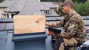 Обшивка дымохода на крыше (черепица PLATT)