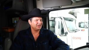 ДОЛЛАР УПАЛ! Теряю РАБОТУ! ЕХАТЬ в США или Канаду работать СКОЛЬКО получает дальнобойщик в США