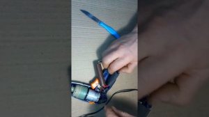 Переделка отвертки на литиевый 18650 аккумулятор с зарядником от телефона.