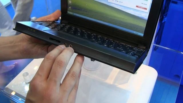 Clevo M811L Netbook with WiMAX смотреть онлайн
