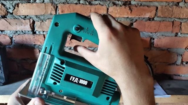Электролобзик за 700 руб из Светофора.  Отзыв о эксплуатации в течении 2 недель.