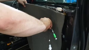 Как сделать шумоизоляцию Land Cruiser Prado 150: обзор процесса работы и материалов для шумки