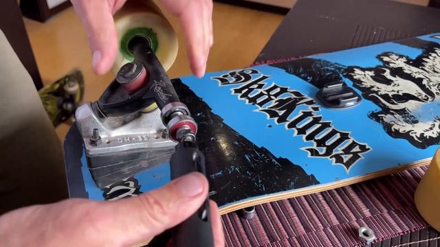 А нужно ли ставить спейсеры в колеса скейта? смотреть онлайн