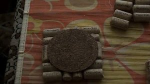 Учимся создавать оригинальные поделки из винных пробок