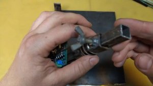 Как выпаять СМД микросхему