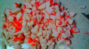 Быстрый салат из крабовых палочек