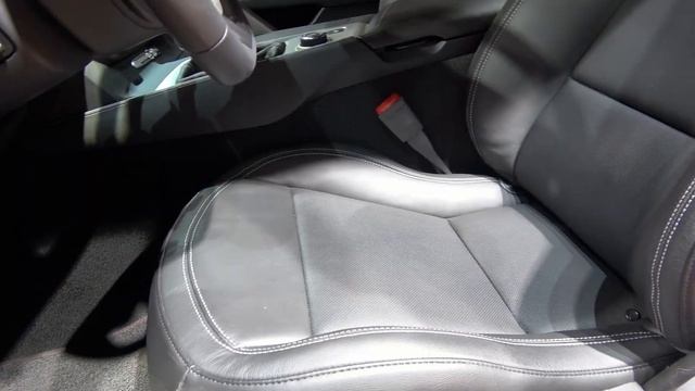 2019 Chevrolet Corvette Grand Sport | 2018 NAIAS Detroit смотреть онлайн