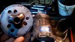 Снятие прижимной пластины компрессора кондиционера шкоды Октавии тур 1.8