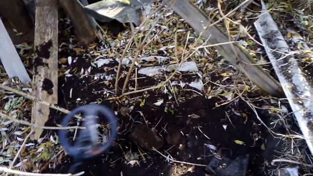 КОПАЮ МЕТАЛЛ У ЗАБРОШЕННЫХ ДОМОВ