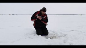 Ловля ПЛОТВЫ ЗИМОЙ в ГЛУХОЗИМЬЕ . Рыбалка на ПЕЧЕНЕЖСКОМ ВОДОХРАНИЛИЩЕ