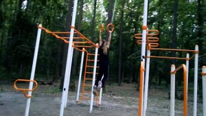 Лера, упражнения на кольцах гимнастических )