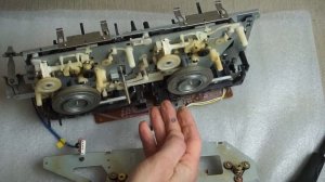 Sharp GF-555XR. Замена подмоточных роликов в лентопротяжном механизме.