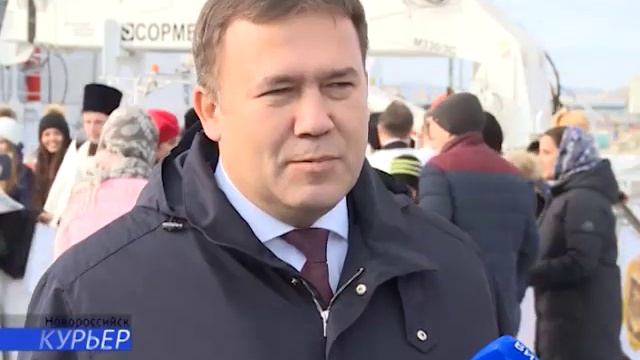21 12 На НВМБ  подняли Андреевский флаг на борту патрульного корабля «Василий Быков» и спасательног