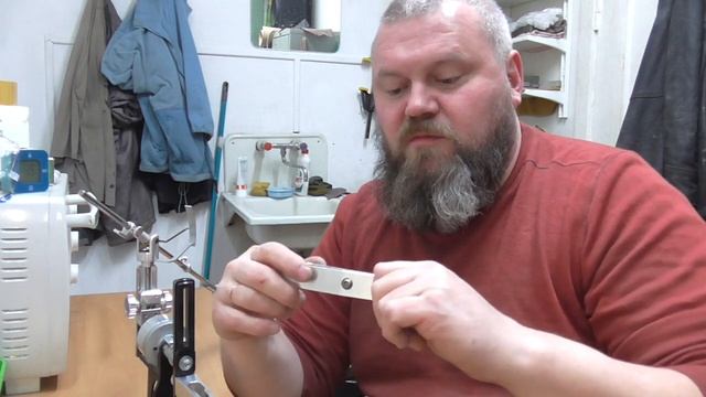 Цельнофрезерованные зажимы для Профиль К03. Неубиваемые и достаточно универсальные.