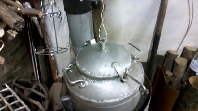 Печь с конвекционным кожухом в работе.