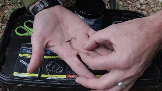 CARP FISHING ~ THE BEST POP UP RIG FOR BIG CARP..... (Simple and effective) смотреть онлайн