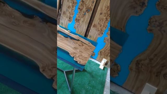 Стол и двери из Карагача