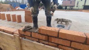 укладка черновой кирпич на цоколь