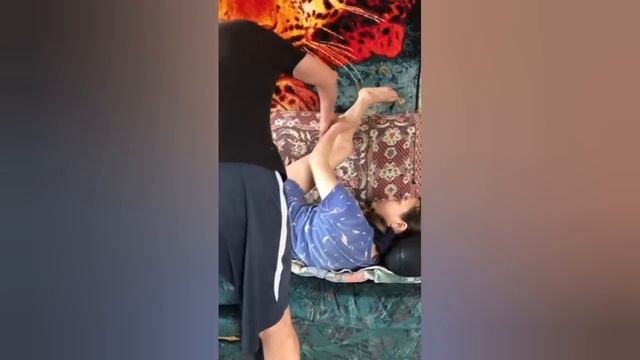 Иришка в сауне,Безумный Паша и Олег Монгол,Саня Бык,МС Киря смотреть онлайн