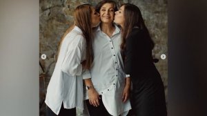 Словно тройняшки: Глафира Тарханова выложила редкое фото с мамой и сестрой