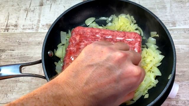 Простой и быстрый рецепт, картофель с фаршем поможет порадовать всю семью.