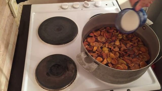 Как варить компот из сухофруктов. Рецепт от Ивана! смотреть онлайн