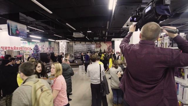 Автограф-сессия с Тиллем Линдеманном смотреть онлайн