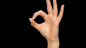 ЖЕСТЫ, КОТОРЫЕ ЛУЧШЕ НЕ ПОКАЗЫВАТЬ ЗА ГРАНИЦЕЙ