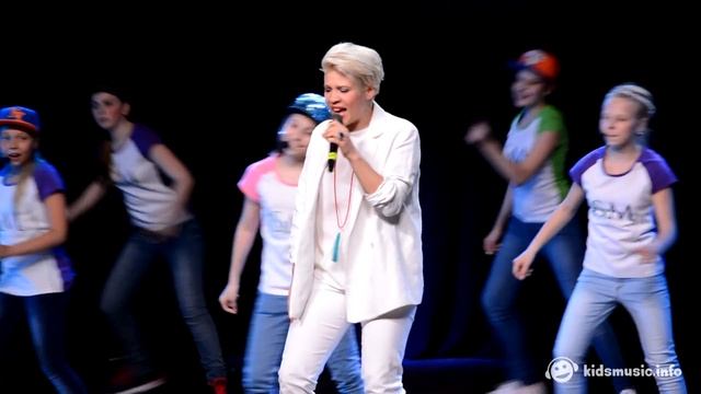 Тина & J&M School - Живу улыбаясь (концерт J&M School) смотреть онлайн