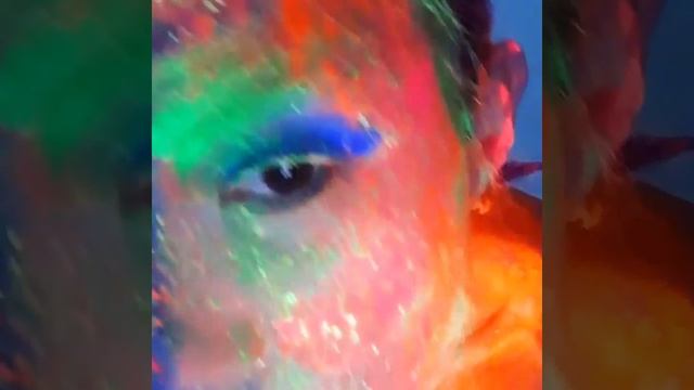 Neon makeup - макияж неоновыми пигментами, флуоресцентный , светящийся в УФ смотреть онлайн