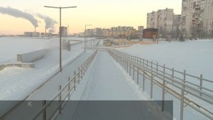Уборка снега набережной Нижневартовска