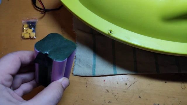 Прикормочный кораблик из Китая с моими доработками. установлен эхолот LUCKY FF918. смотреть онлайн