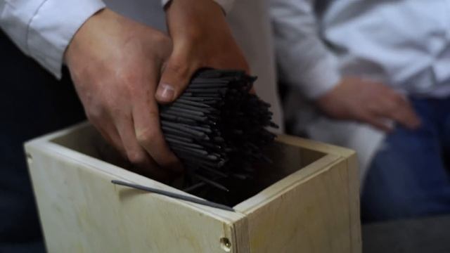 Прожгут ли 1000 бенгальских огней закрытый сейф? смотреть онлайн