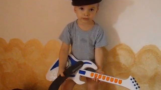 Александр Рыбак и его маленький поклонник! Прикол!