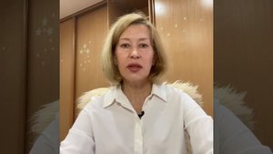 Зажимы в области шеи у новорождённого ребёнка.
новорожденный ребенок