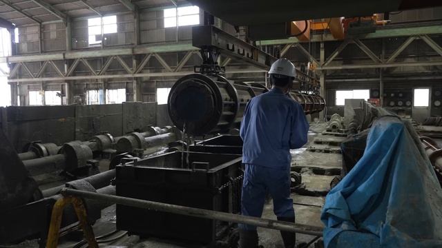 巨大コンクリート杭を作るプロセス。日本の素晴らしいコンクリトーパイル製造工場。